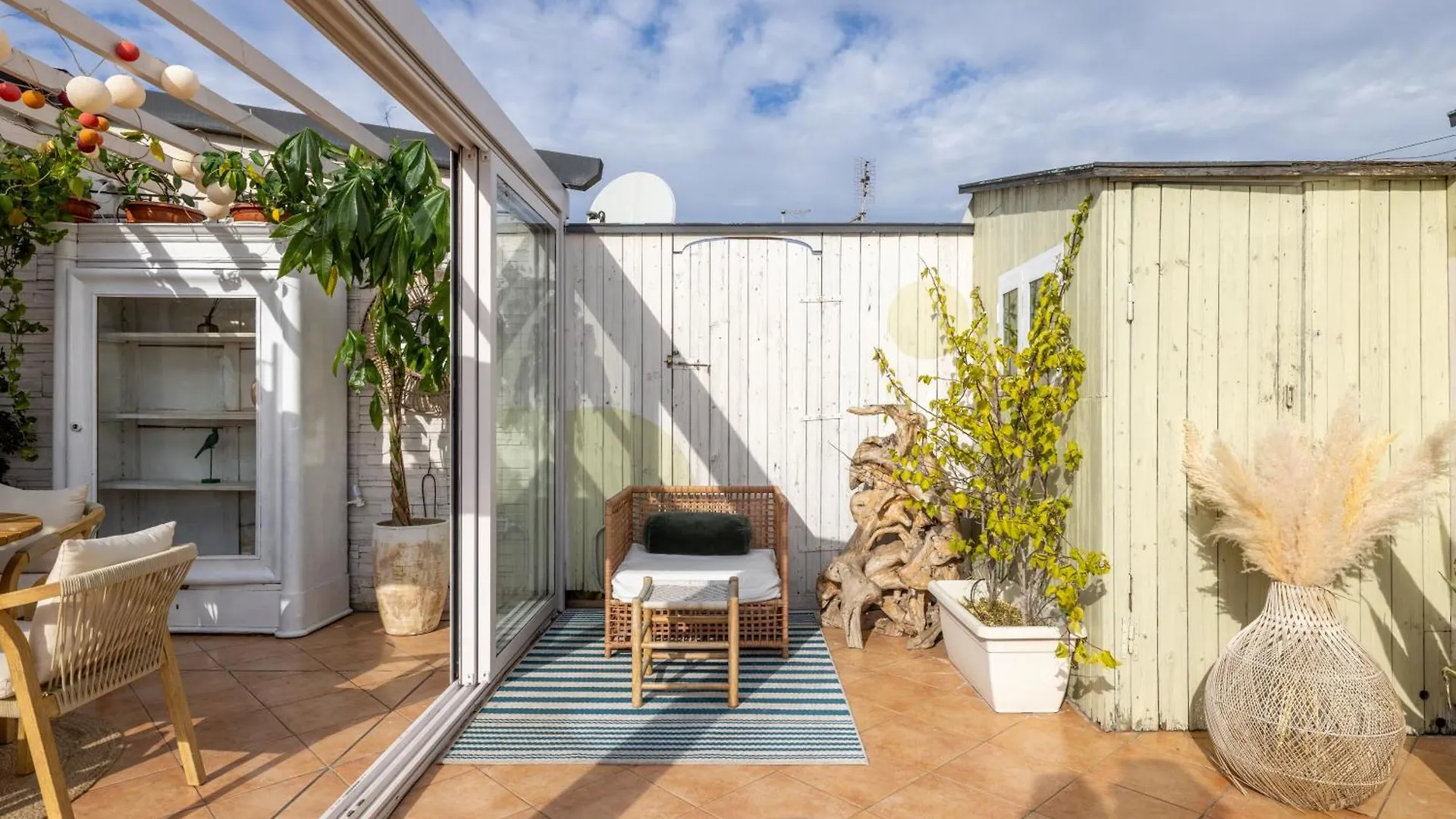 Aria Penthouse & Garden Apartment Rome