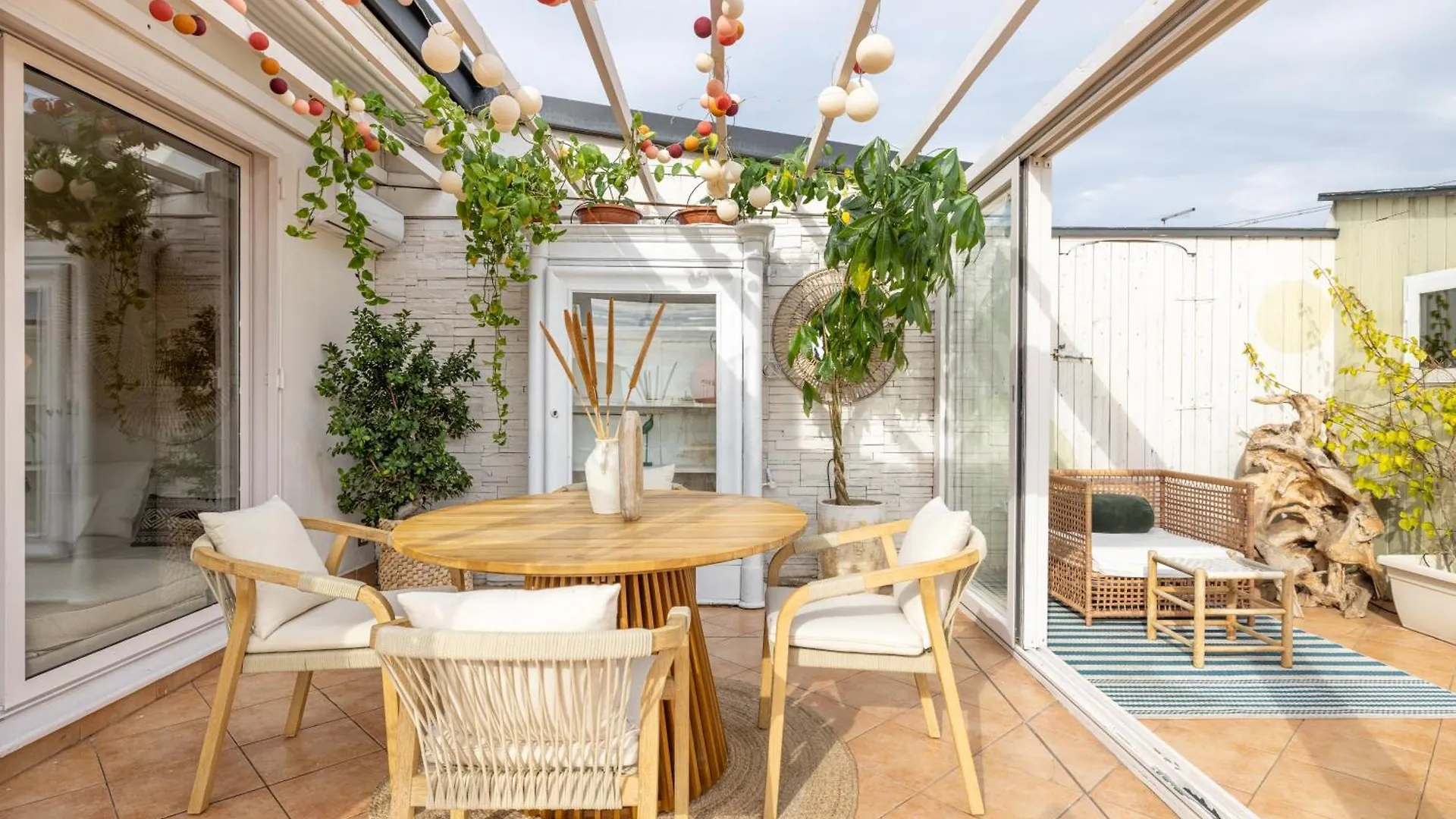Aria Penthouse & Garden Apartment Rome
