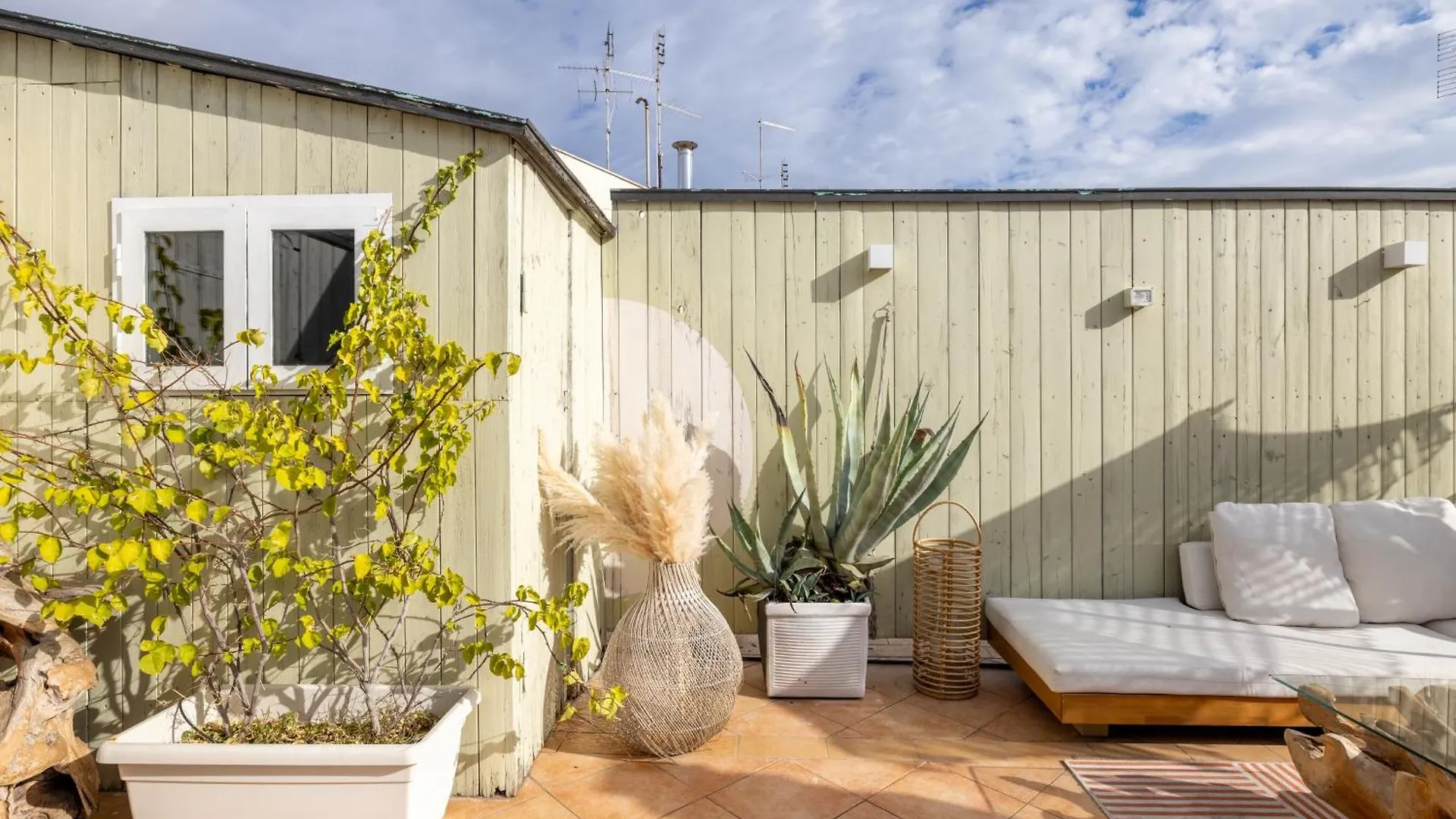 Aria Penthouse & Garden Apartment Rome Italy