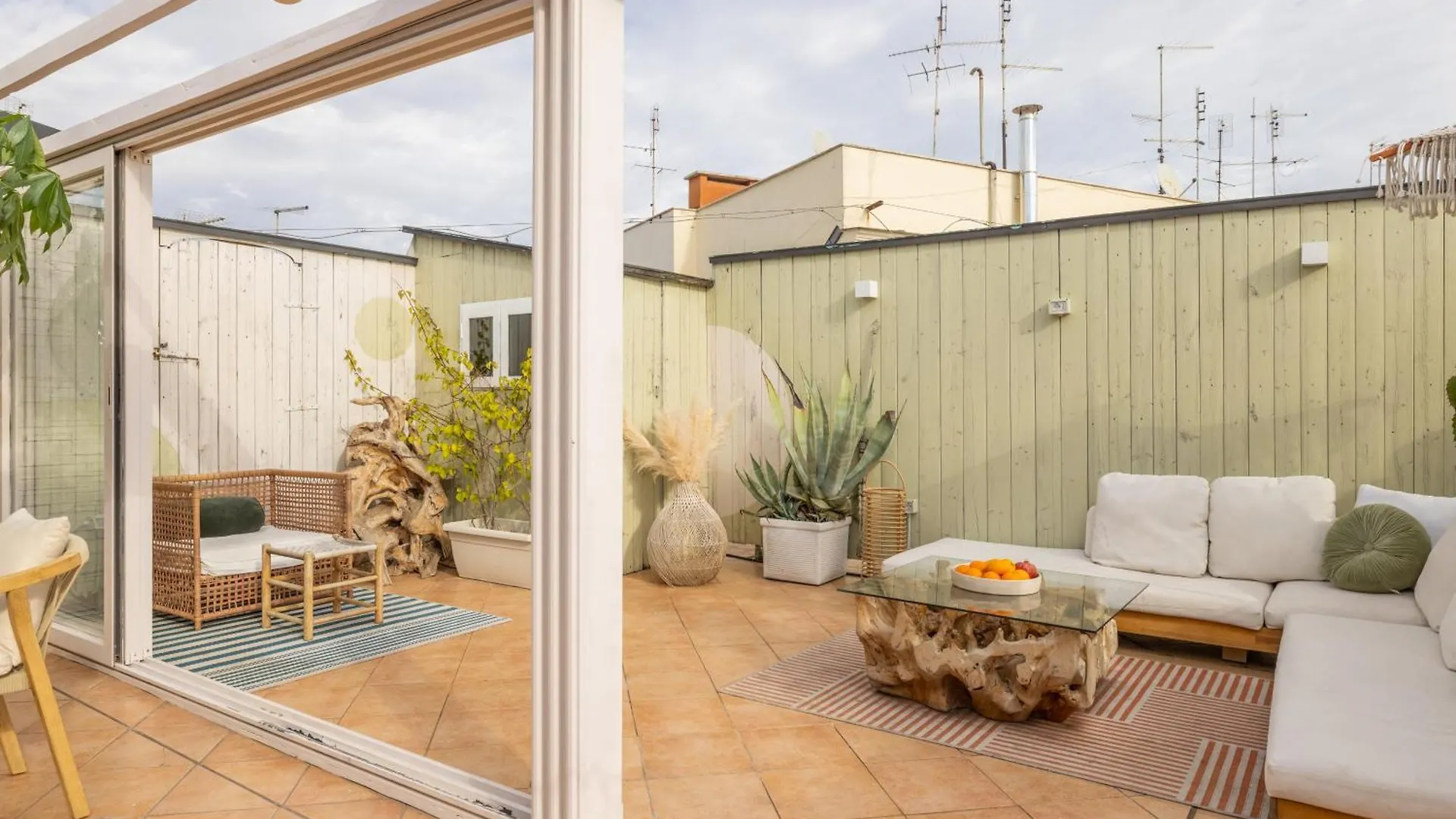 Aria Penthouse & Garden Apartment Rome
