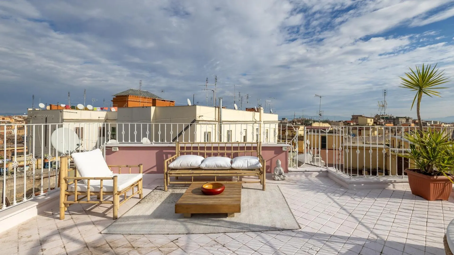 Aria Penthouse & Garden Apartment Rome
