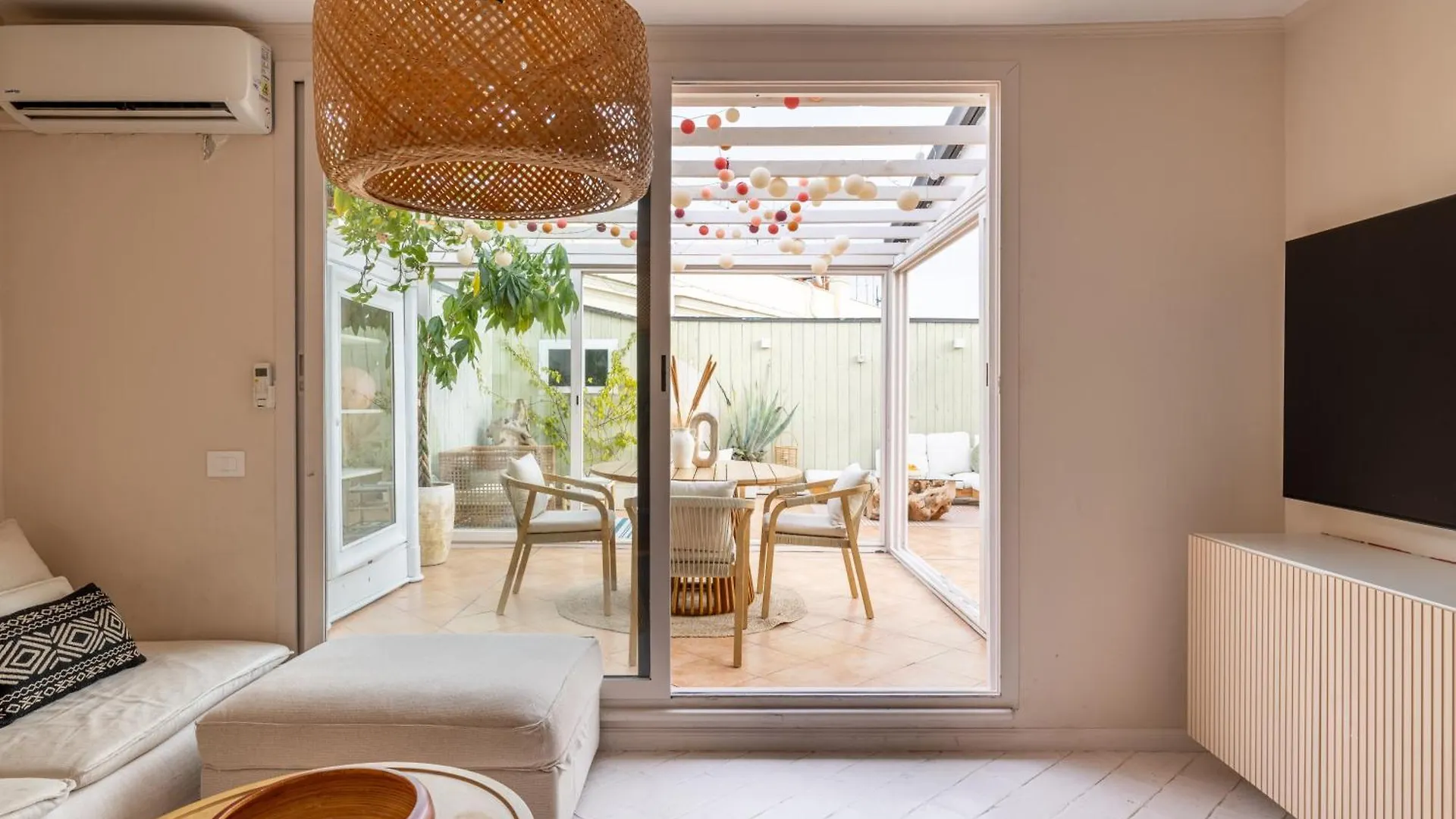 Aria Penthouse & Garden Apartment Rome