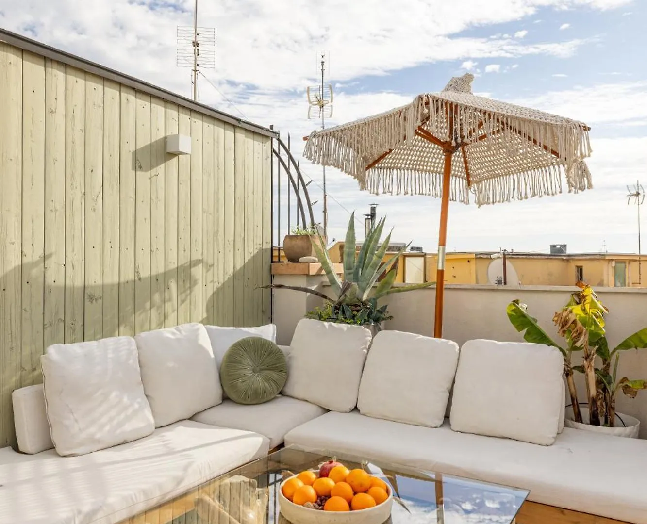 Aria Penthouse & Garden Apartment Rome